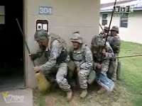 雷死人的恶搞游戏《关羽VS奥特曼》_17173游